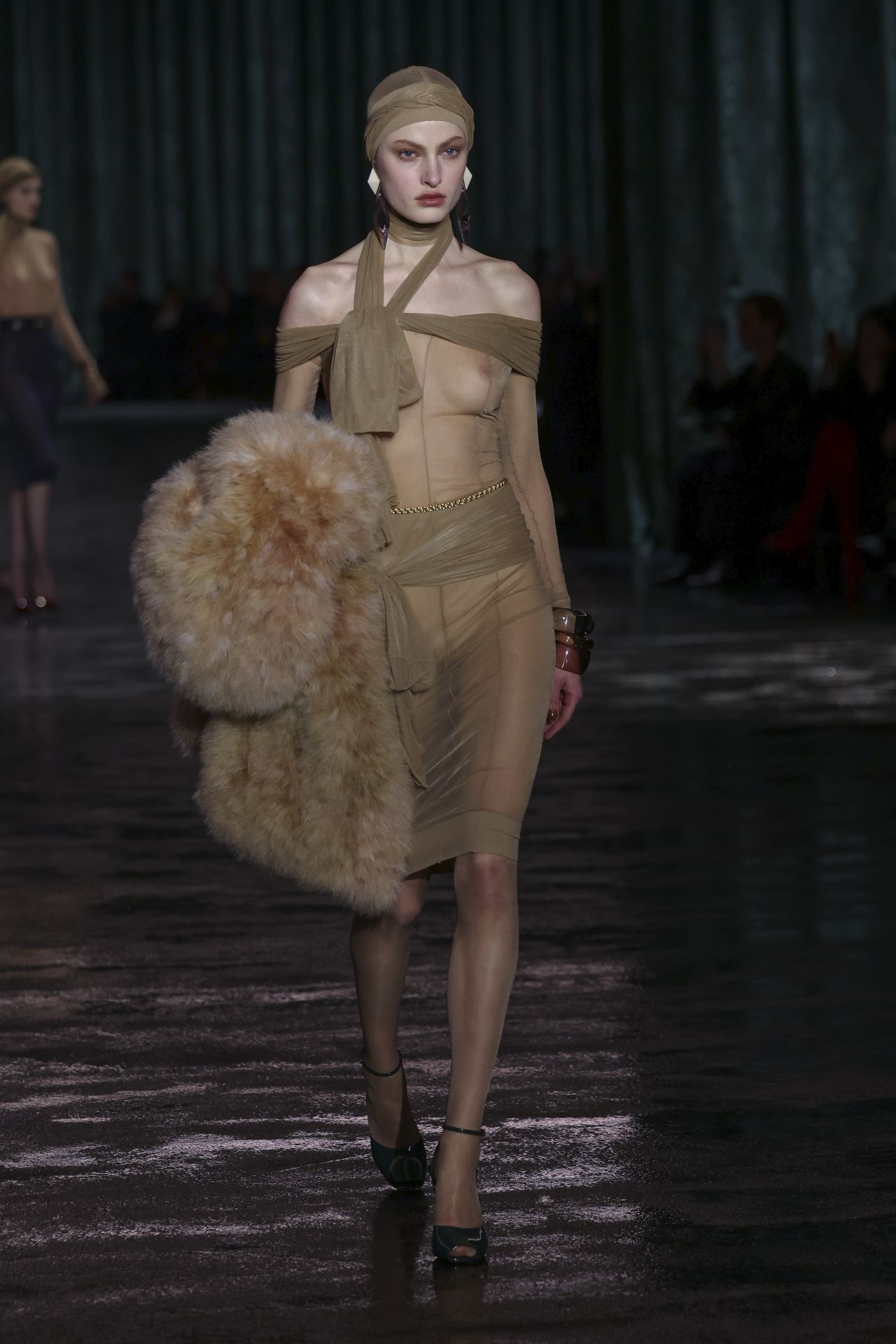 <p>France Fashion Saint Laurent</p>