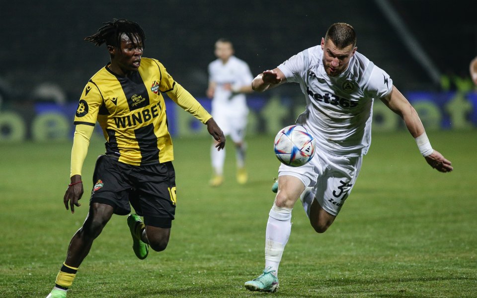 Билетите за двубоя между Ботев Пловдив и Славия от 31-ия кръг