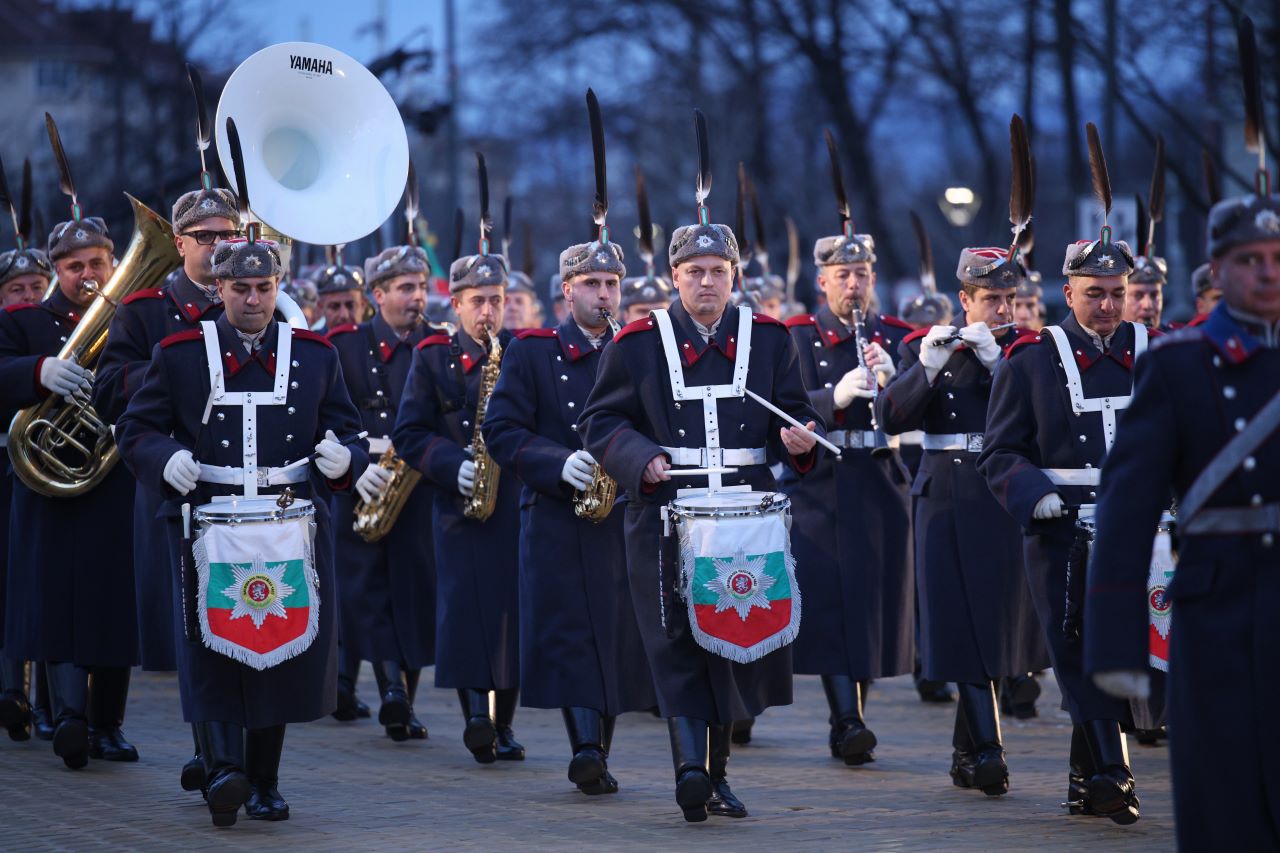 <p>С тържествена заря-проверка на площад &bdquo;Народно събрание&ldquo; в София беше отбелязана 146-ата годишнина от Освобождението на България от османско иго.</p>