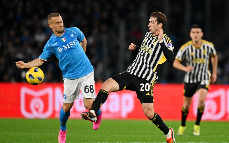 Наполи и Ювентус играят при резултат 1:0 в мач от 27-я кръг