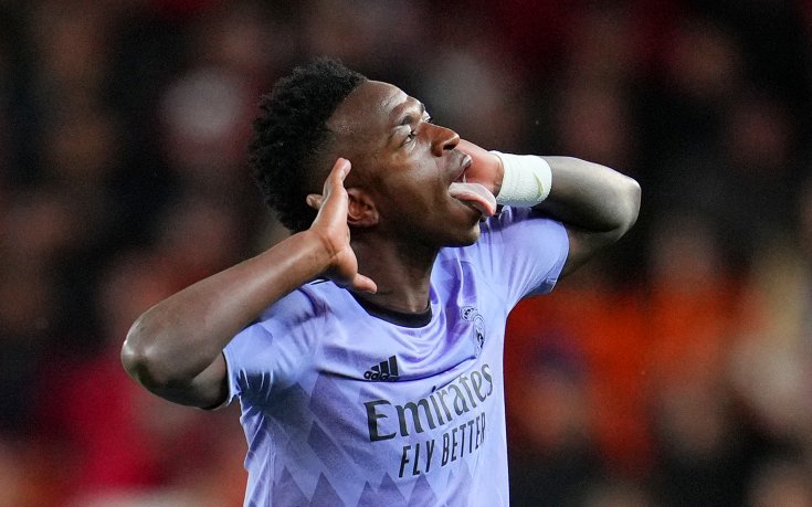 Фен на Валенсия към Винсисиус: Маймуна (видео)