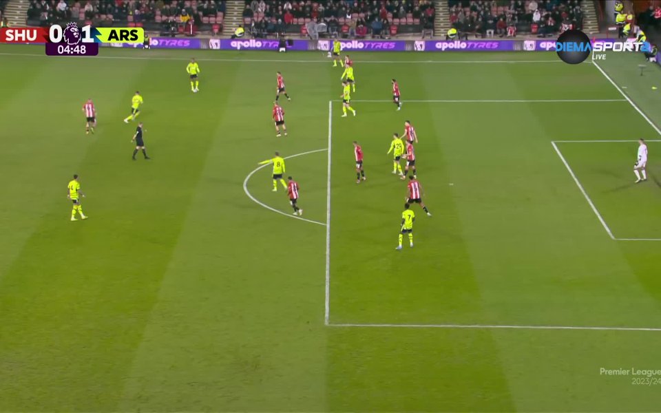 В 5-а минута на двубоя между Шефилд Юнайтед и Арсенал