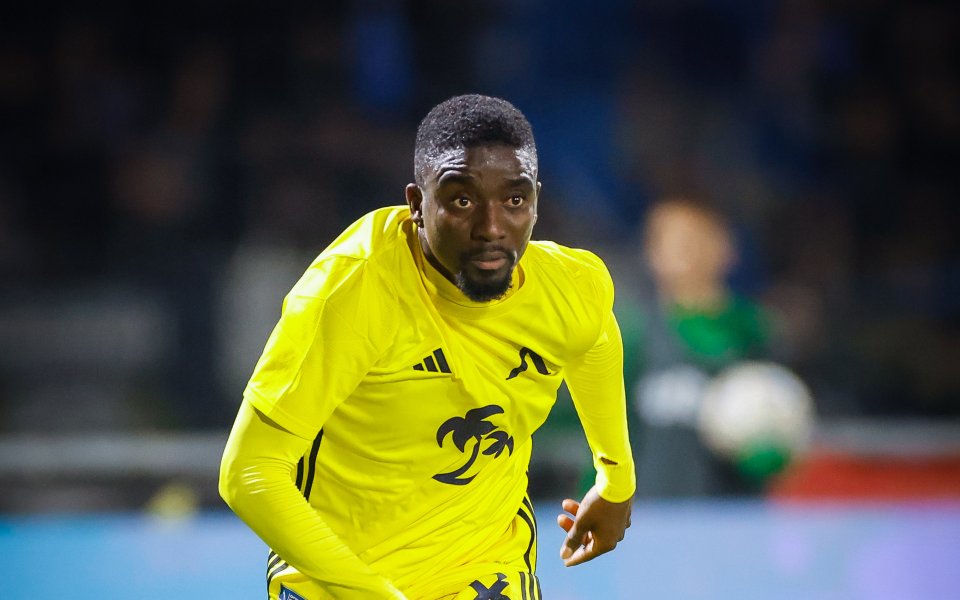 Още един футболист на Левски увисна с картони. Става дума