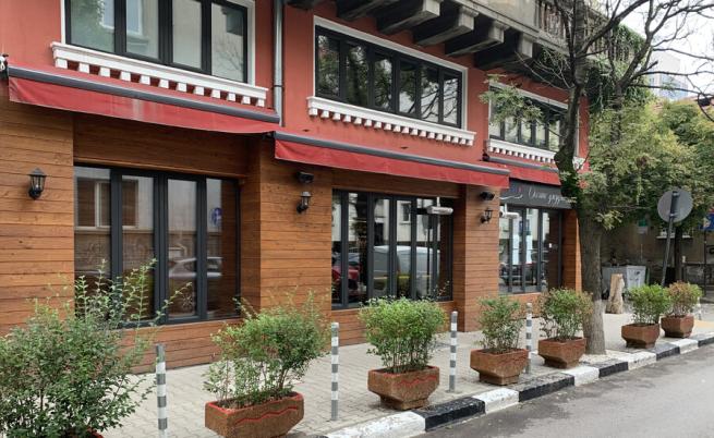 Инспекторатът към МВР не е открил доказателства за пряка ангажираност на полицаи в охраната на ресторант 