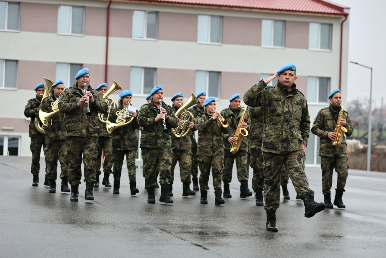 <p>Български, румънски и американски военнослужещи демонстрираха способности по време на Деня за високопоставени гости и медии на многонационалното учение Trojan Footprint 24, който се състоя в района на учебно-тренировъчния комплекс &bdquo;Црънча&ldquo; в Пазарджишка област.</p>