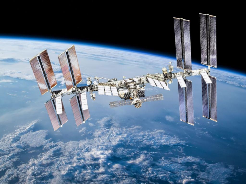 Четирима астронавти напуснаха Международната космическа станция МКС и се отправиха