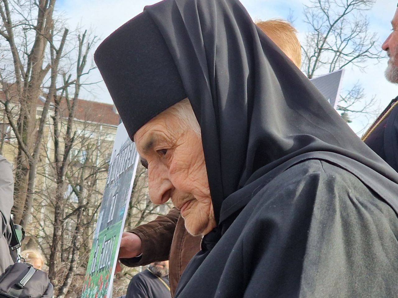 <p>Свещеници на протест пред Светия Синод заради избора на нов митрополит на Сливен</p>