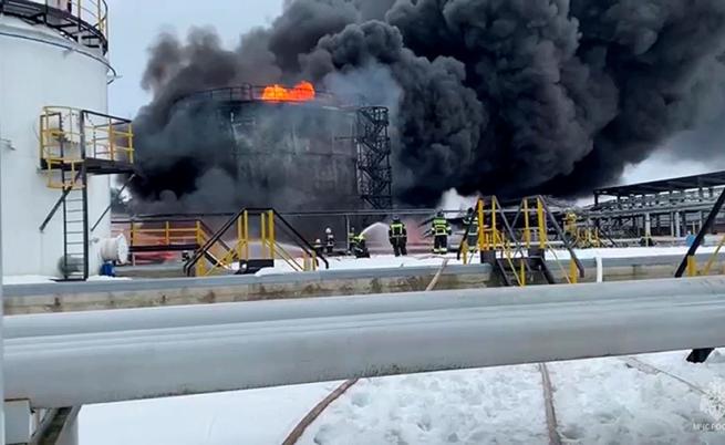 Три руски петролни рафинерии са атакувани от украински дронове (ВИДЕО)
