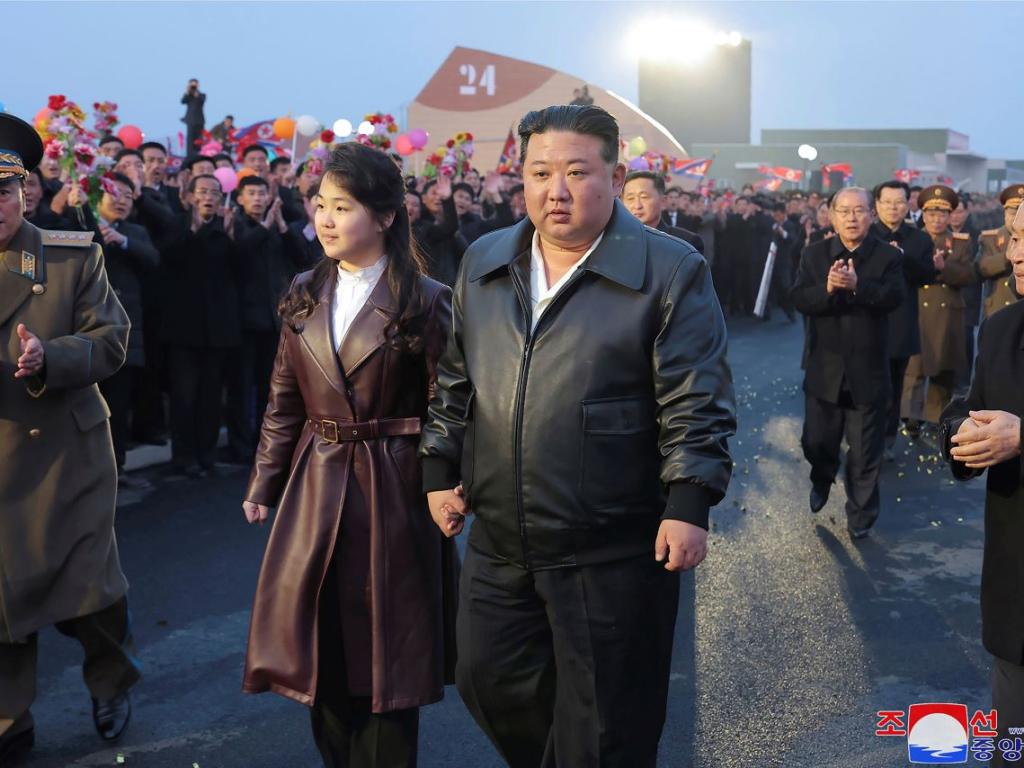 Севернокорейските държавни медии употребиха за малолетната дъщеря на лидера Ким