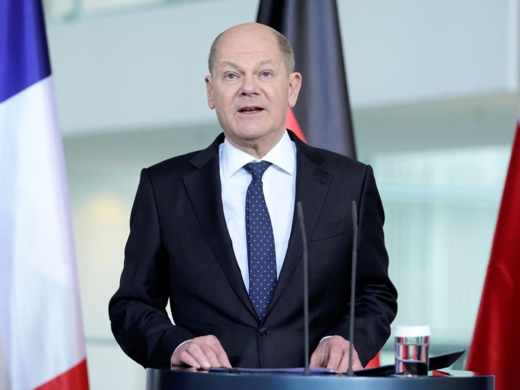 Германският канцлер Олаф Шолц днес призова за бързо прекратяване на