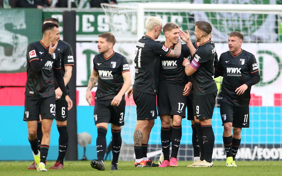 Отборът на Аугсбург обърна и победи с 3:1 Волфсбург като