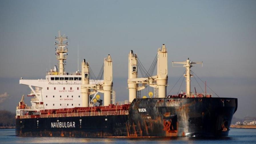Индия ще съди пиратите, отвлекли кораба "Руен" край Сомалия