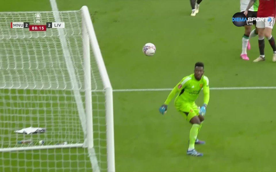 Харви Елиът удари греда малко преди края на редовното време