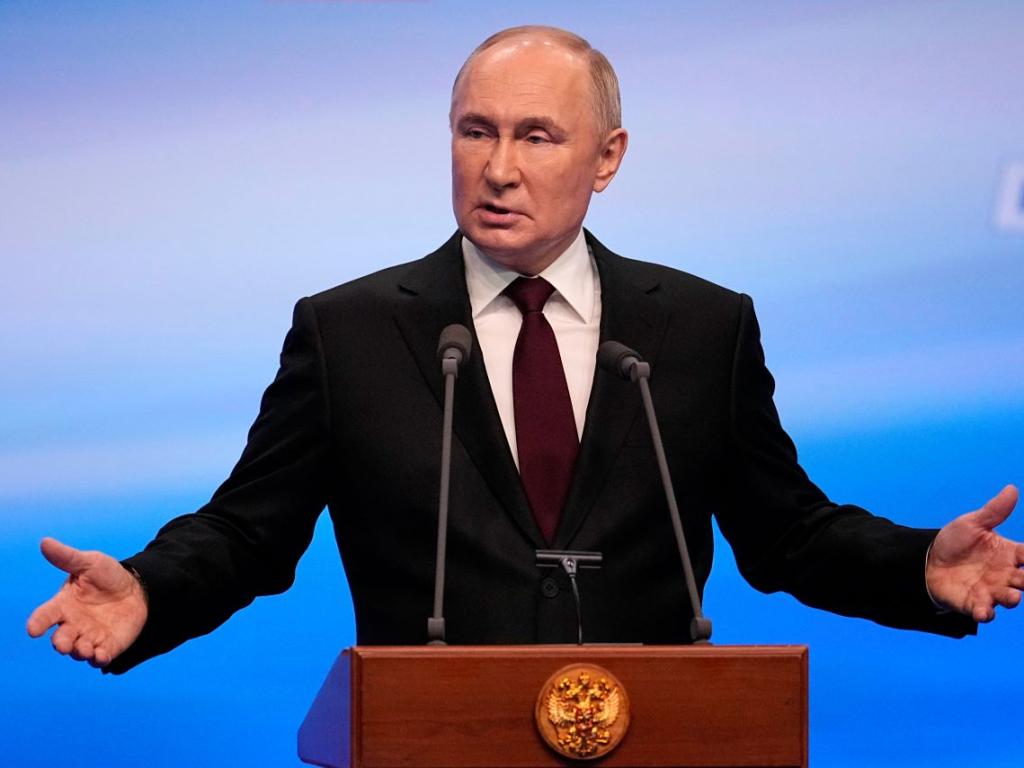 Владимир Путин официално положи клетва като руски президент отбелязвайки началото