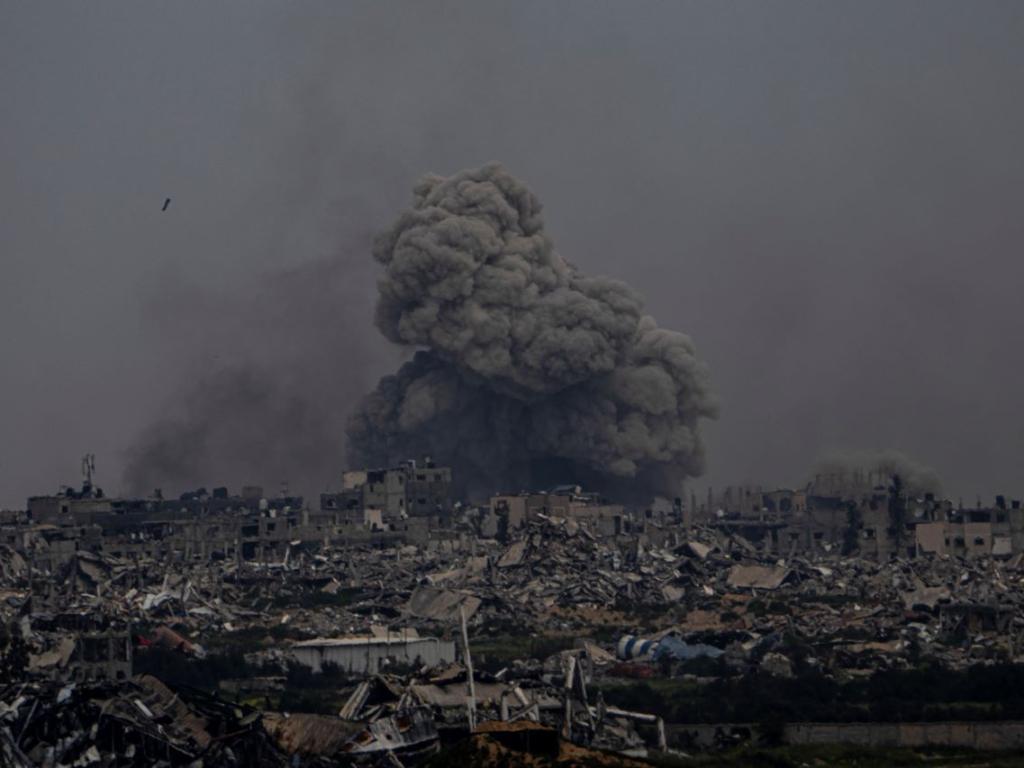 Войната в Газа навлиза в своя шести месец, а Израел