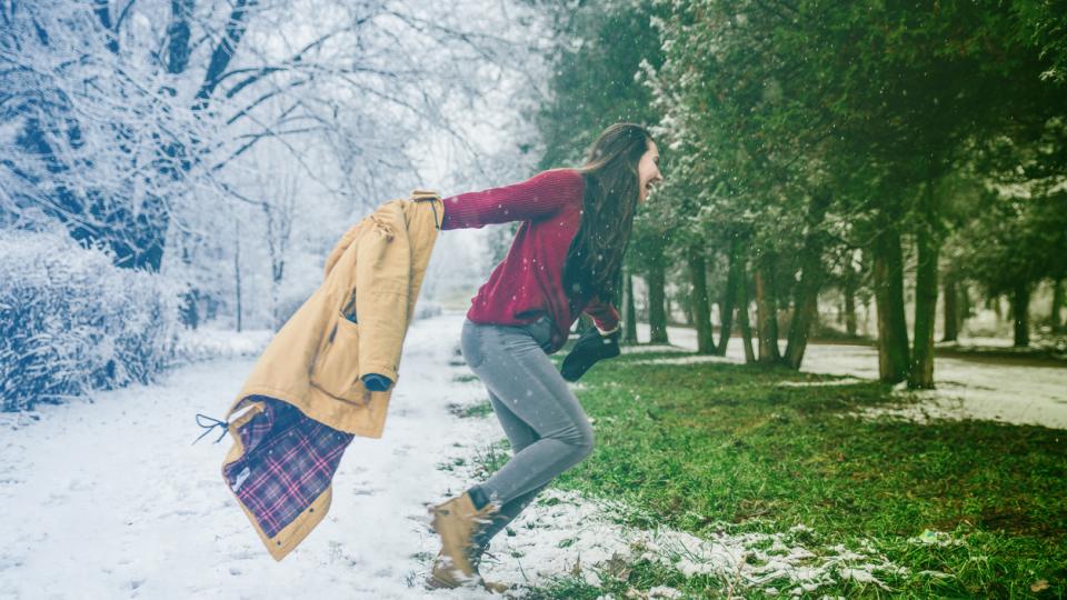 Има нещо противоречиво в това, че Нова година се случва