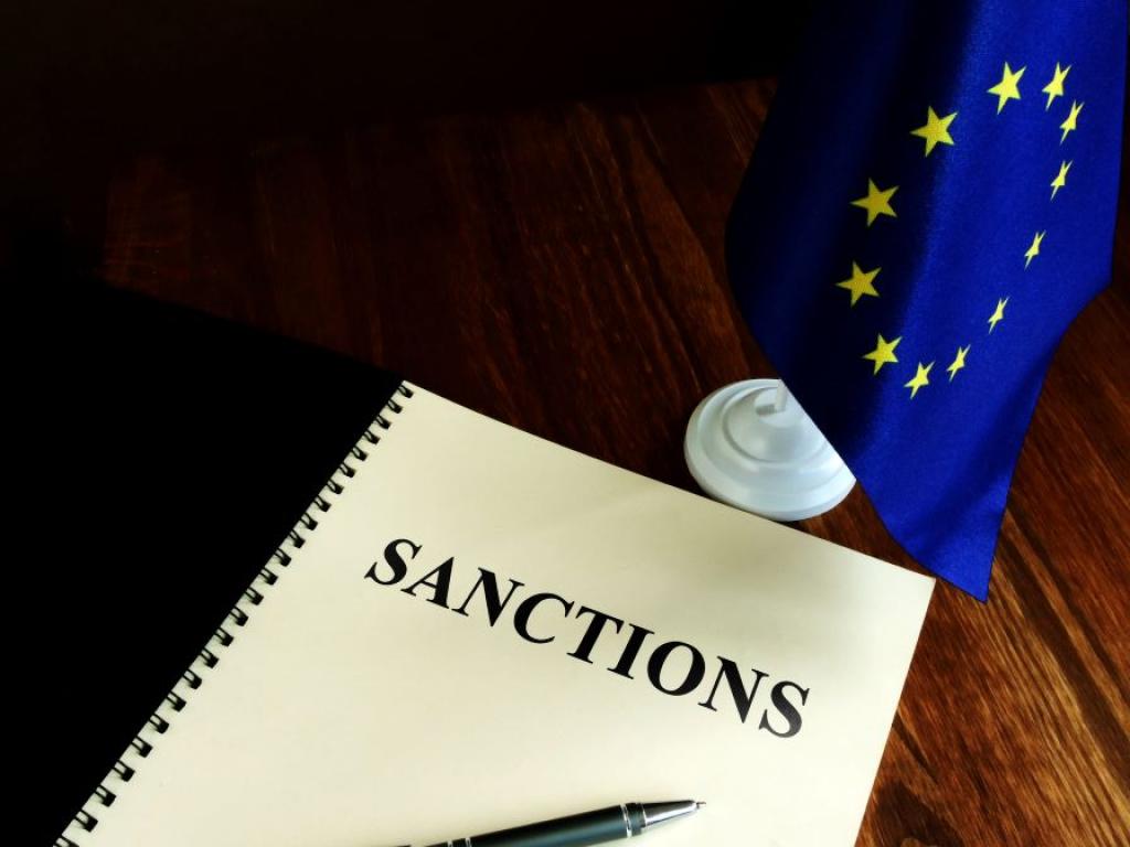 Брюксел ще наложи санкции на лица и институции които са