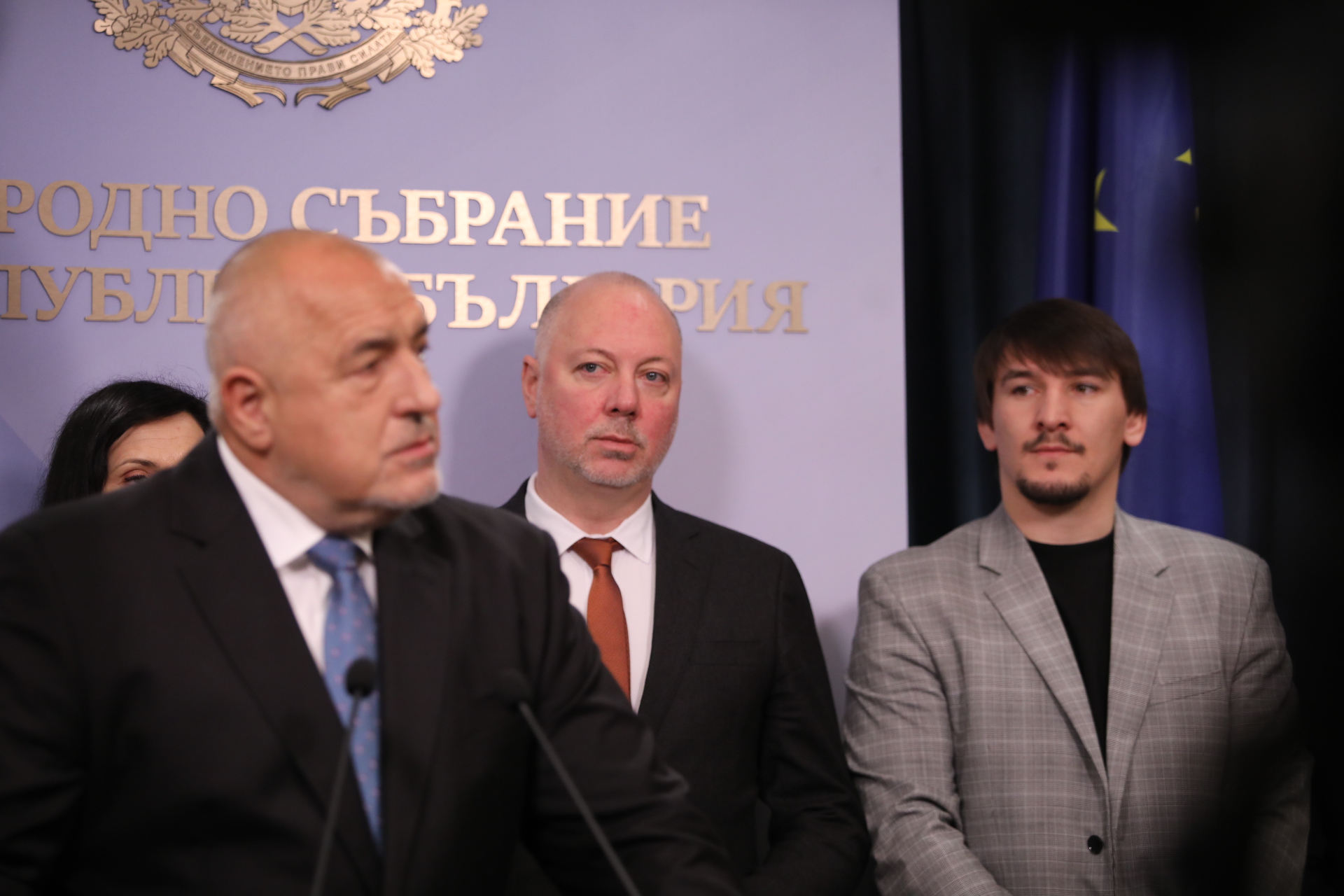 <p>ГЕРБ с извънреден брифинг в НС</p>