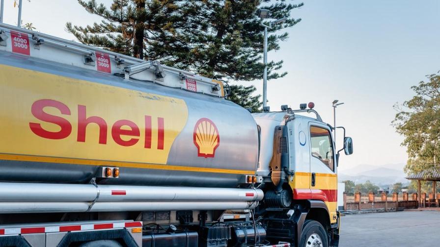 Петролен гигант затваря 1000 бензиностанции, прави зарядни станции на тяхно място