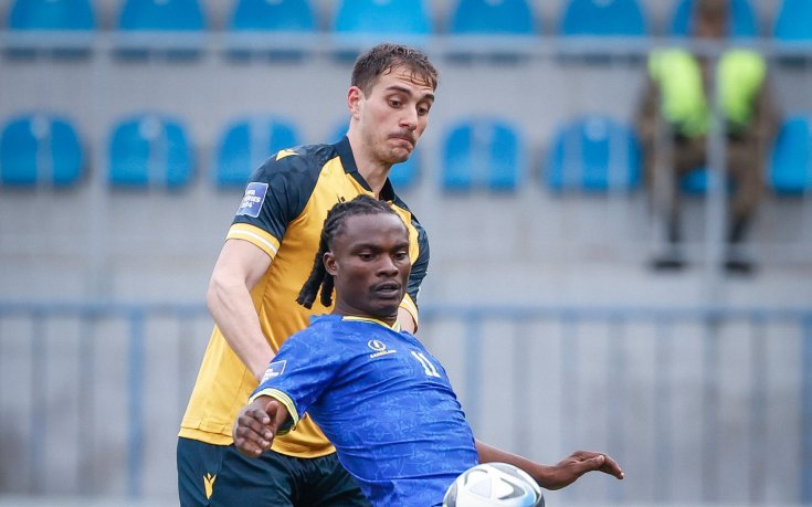 Български национал влезе от пейката срещу Панатинайкос - изгониха го