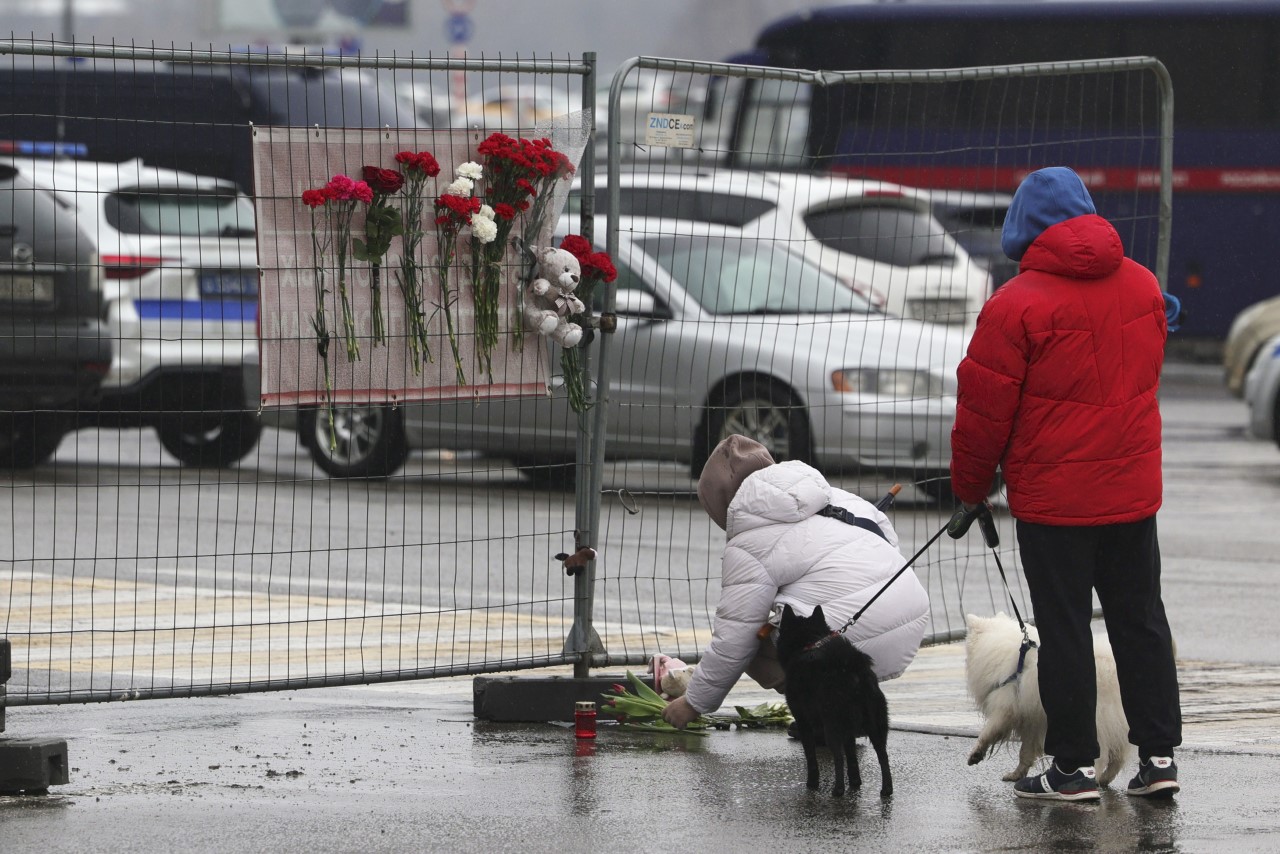 Повече от 140 са ранени в Crocus City Hall, според Федералната служба за сигурност. Белият дом казва, че работи, за да разбере повече за ситуацията, а Украйна отрече да е замесена в атаката.