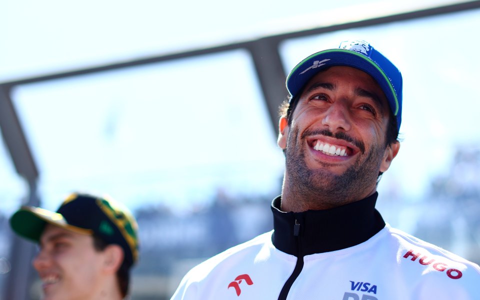 Даниел Рикардо ще пропусне първата свободна тренировка преди Гран При на