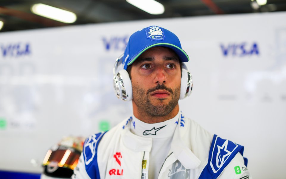 Отборът от Формула 1 РБ Виза може да замени пилота