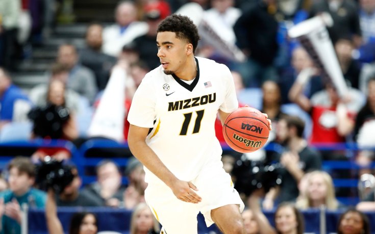 В НБА разследват баскетболист на Торонто Раптърс