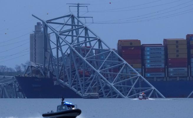 Надеждата не угасва: Водолазите се връщат да търсят оцелели след срутването на моста в Балтимор
