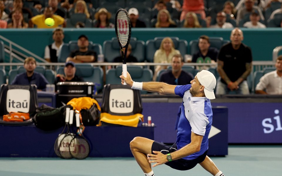 Grigor Dimitrov with some incredible reflexes against Zverev in Miami.