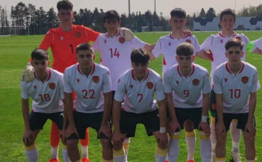 България U16 с тежка загуба в контрола