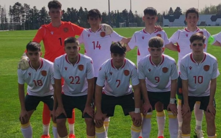 България U16 с тежка загуба в контрола