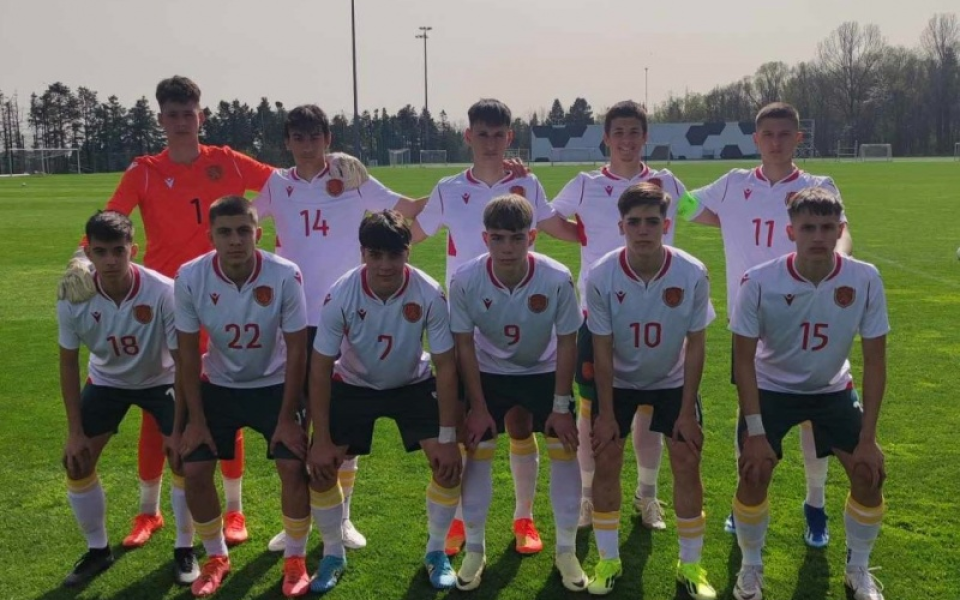 България U16 с тежка загуба в контрола