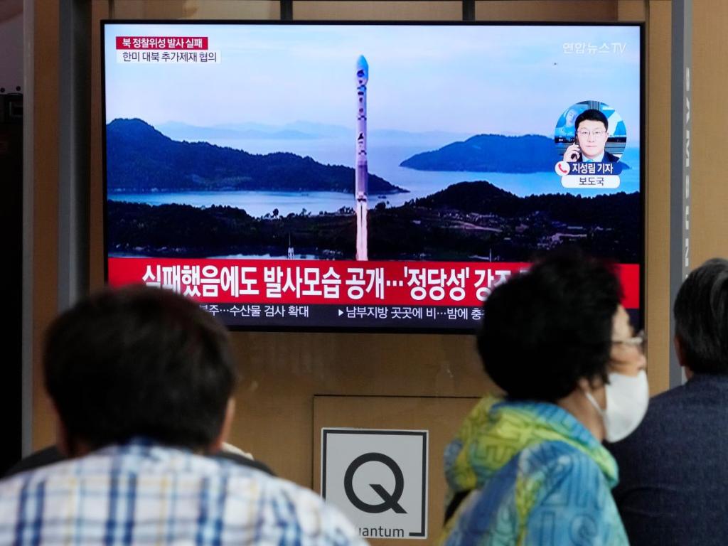 Северна Корея изстреля балистична ракета край източното си крайбрежие съобщиха
