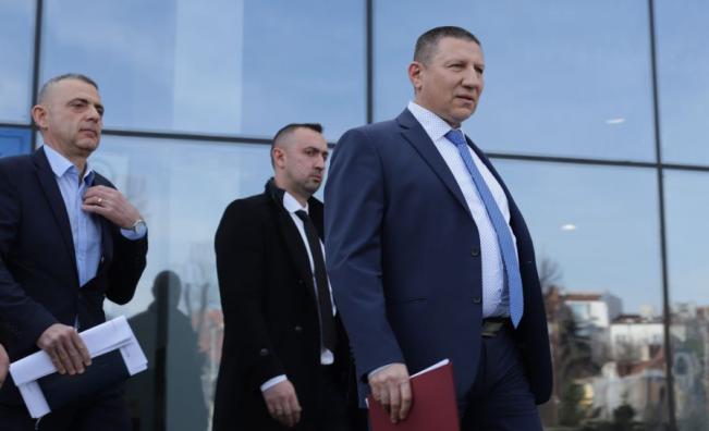 <p>Политическите реакции след оставката на Сарафов</p>