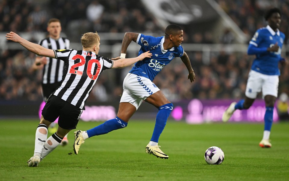 Нюкасъл - Евертън