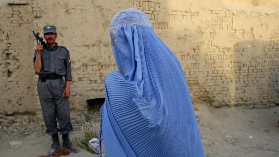 Жена в Афганистан