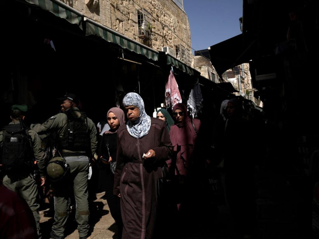 Осем мюсюлмански поклонници са арестувани в Йерусалим след сутрешната молитва