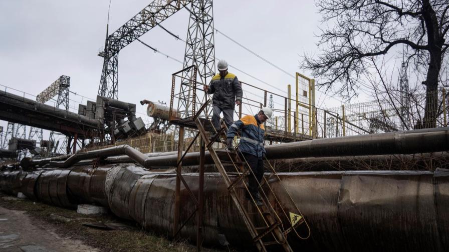 След руските въздушни удари: Украинската енергийна система е стабилна и балансирана