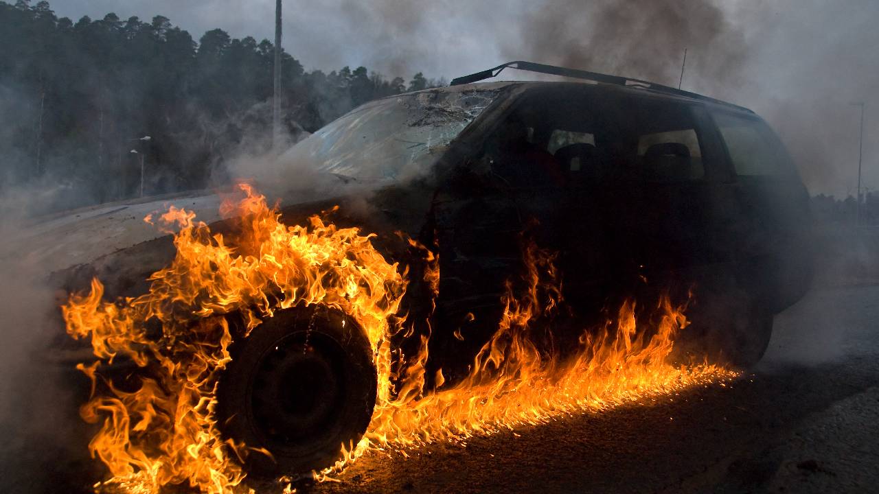 Автомобил пламна на АМ "Марица"