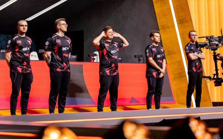 FaZe Clan започна с победа в Лондон