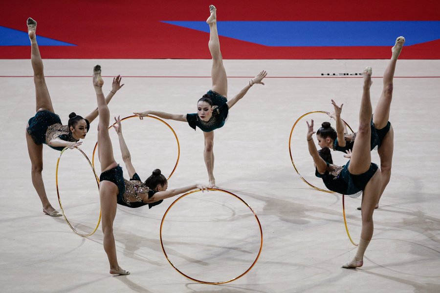 Ансамбъл по художествена гимнастика1