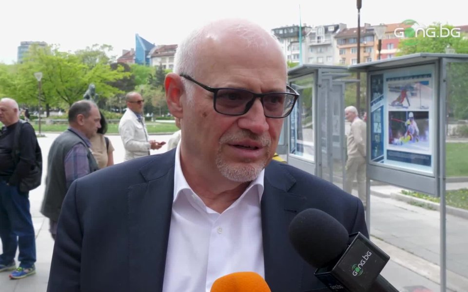 Президентът на Българската федерация по ски Цеко Минев сподели, че