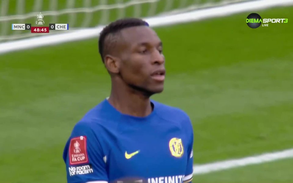 В 49-а минута  на двубоя между Манчестър Сити и Челси