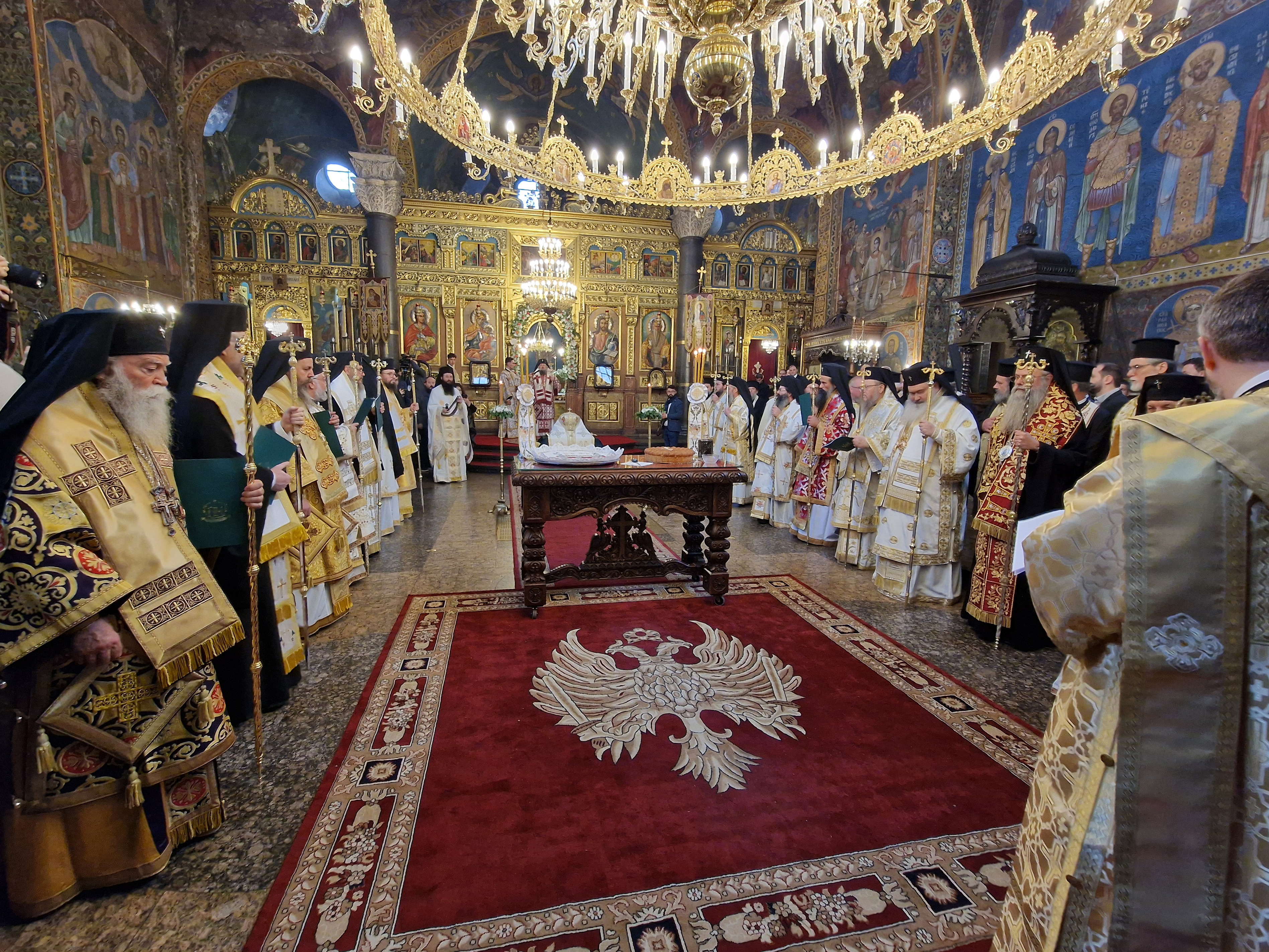 <p>Заупокойна литургия и панахида по повод 40 дни от кончината на патриарх Неофит</p>