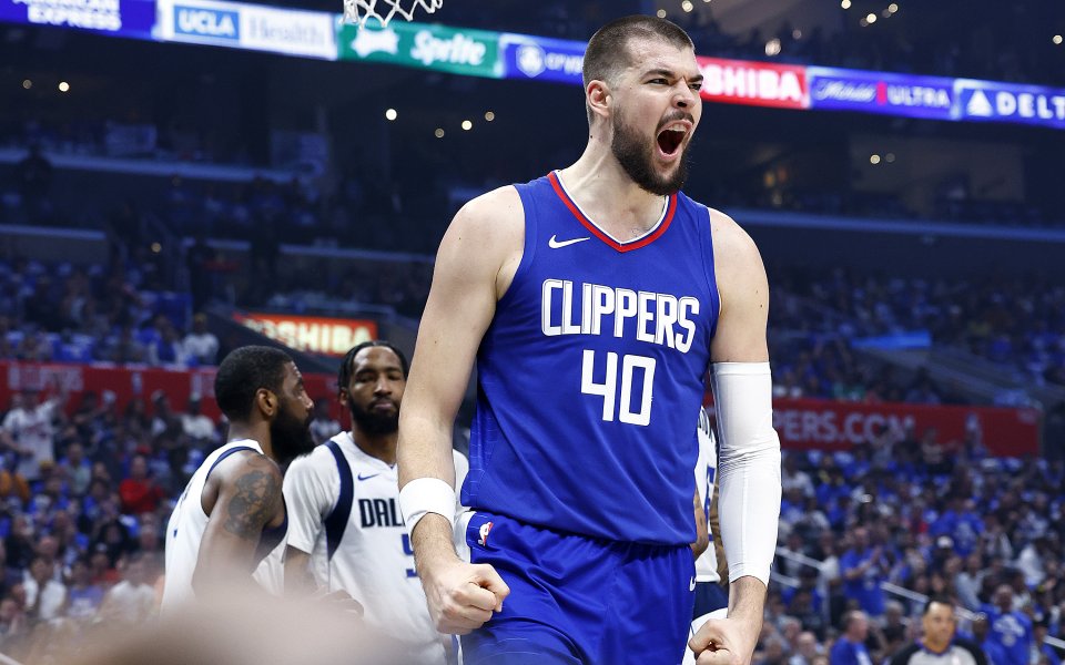 Лос Анджелис Клипърс стартира с победа плейофите в НБА, след