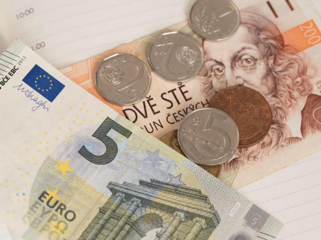 Вярно ли е, че Чехия отказва да приеме еврото? Разпространяван