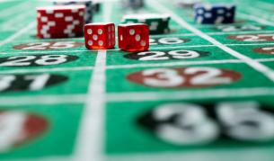 Кой губи и кой печели от забраната на рекламата на хазарт?