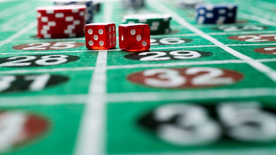 Кой губи и кой печели от забраната на рекламата на хазарт?