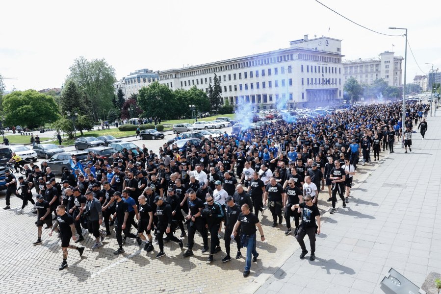 Шествие на феновете на Левски преди дербито с ЦСКА1